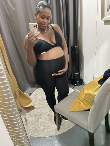 Customer photo review of Momma's Comfy Maternity Bra🤱