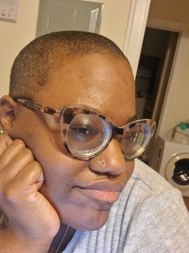 Customer photo review of Dainty Minimalist Seam Ring