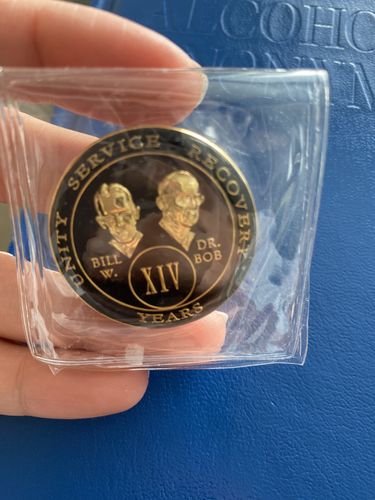 Founders Black Tri-Plate Nineteen Year Chip/Coin Recovery Mint 19 Year AA Medallion Founders Black Tri-Plate Nineteen Year Chip/Coin Recovery Mint 19 Year AA Medallion