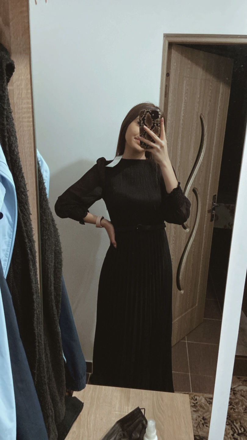 Customer photo review of Rochie Orsa neagra- cu pliuri si captuseala - curea inclusa