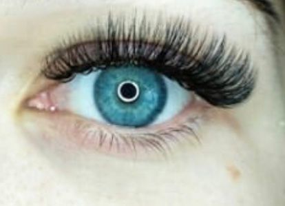Customer photo review of EYELASH EXTENSION GLUE: THOUSANDLASHES’ ULTRA CRYSTAL BOND