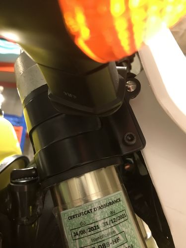 Customer photo review of Paire de pattes de phare Ø 53-57 mm - NOIR