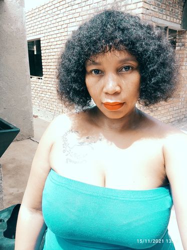 Customer photo review of Brazilian Water Wave Fringe - Zoe