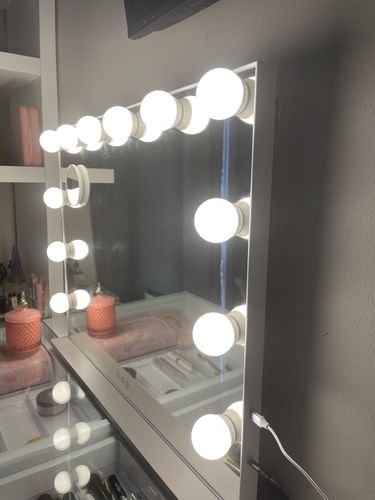 Customer photo review of Hollywood Mirror Large "Angel"