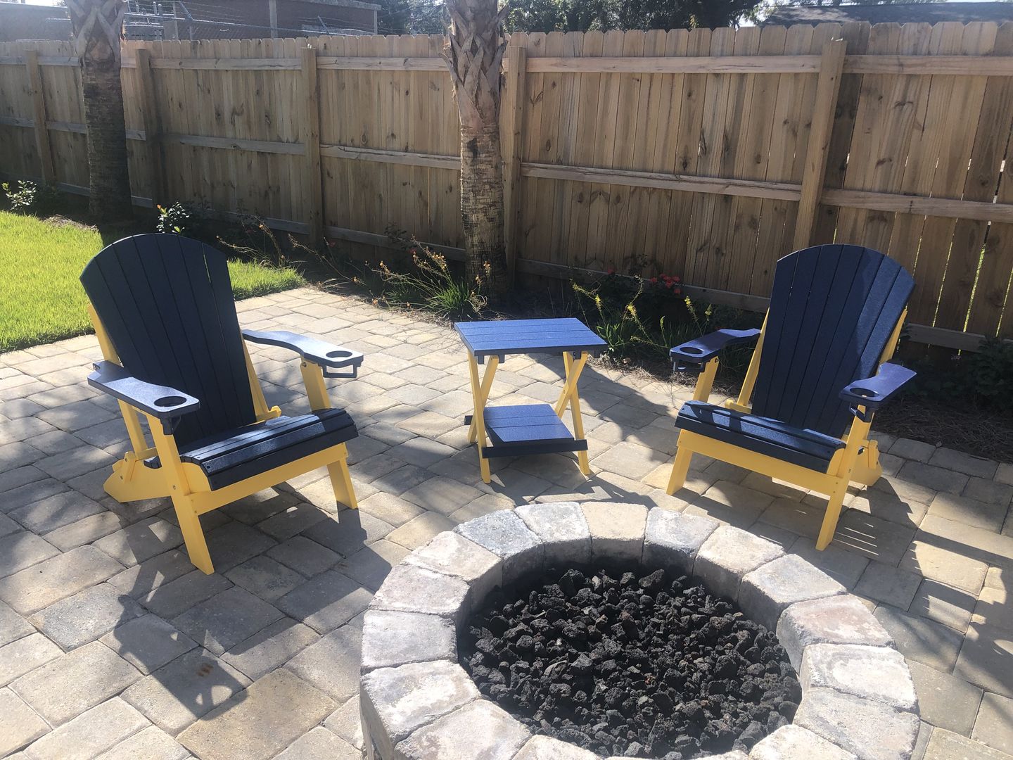 Customer photo review of DuraWeather Poly® Folding Deluxe End Table w/ Removable Tray - (21"L x 14"W x  21"H inches) Ships Fully Assembled