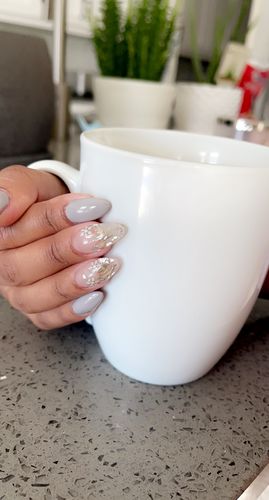 Customer photo review of Grey & Noir Gel Polish Kit