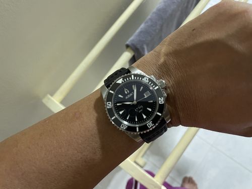 Customer photo review of Aquacy 1769 Hei Matau Men's Automatic 300M Black Dive Watch 1769.B.B.S