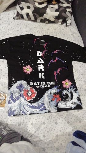 Customer photo review of Harajuku Style "Bat In The Ocean" Tee
