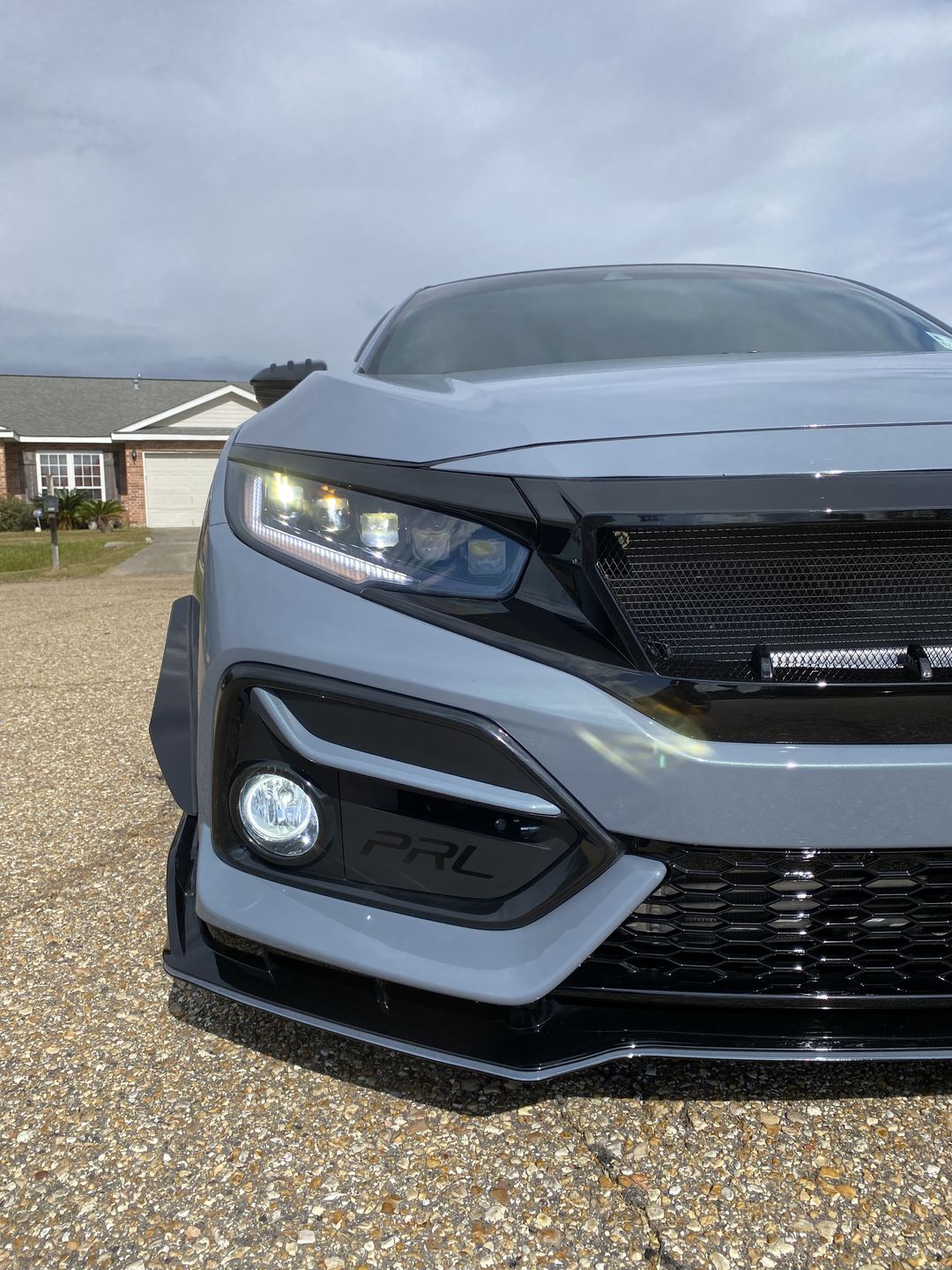 Customer photo review of Sports Grille w/ Steel Mesh - Glossy Black for 16-21 Honda Civic Sedan/Hatchback/FK8