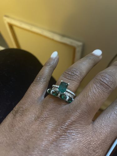 Customer photo review of Louily Luxurious Emerald Green Sona Simulated Diamond Wedding Band for Women