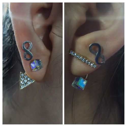 Customer photo review of Aretes Asimétricos de Cubo Holográfico
