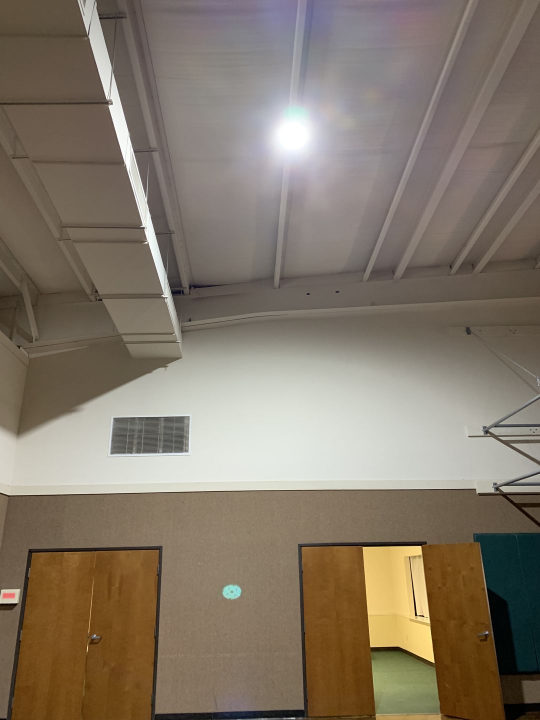 Customer photo review of UFO LED High Bay Light 150W 5700K Daylight White, 21750lm, IP65, 1-10V Dimmable, For Factory, Workshop, Warehouse, Garage, Commercial Shop