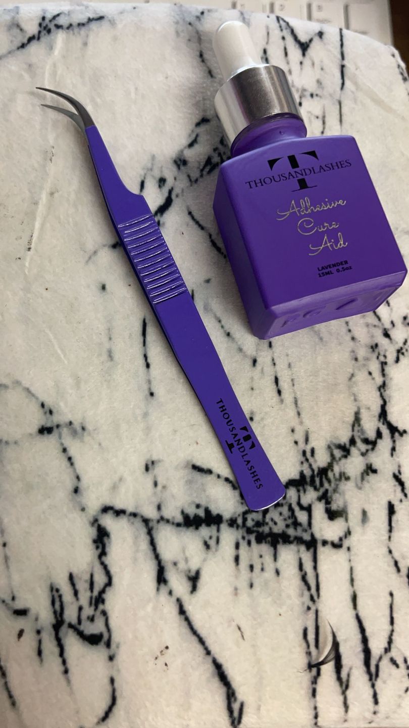 Customer photo review of DOLPHIN-SHAPED CURVED TWEEZER