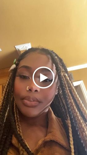 Customer video review of Valentina Nose Hoop