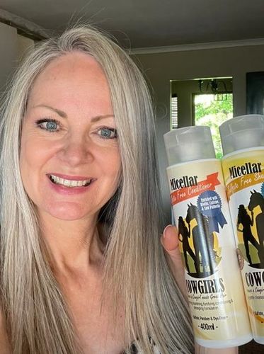 Customer photo review of Micellar Sulfate-Free Shampoo & Conditioner Combo with Hair & Nail Herbs