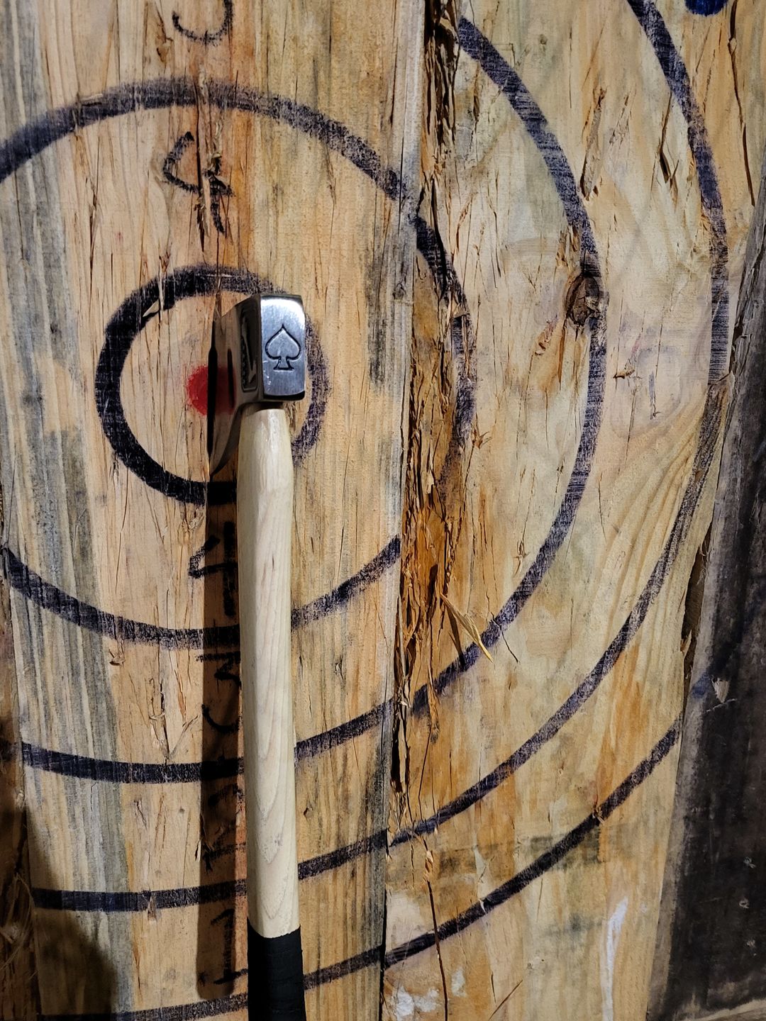 Customer photo review of Ace of Spades Throwing Axe (3rd Generation)