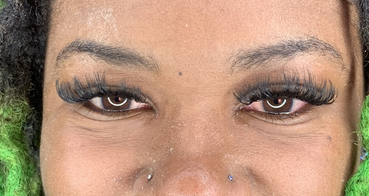 Customer photo review of Super Easy Fan Lash Extensions 0.07mm
