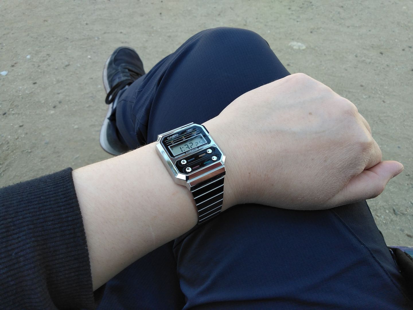Customer photo review of Reloj Casio Vintage A100WE-1ADF Alien F-100 Reissue Plateado