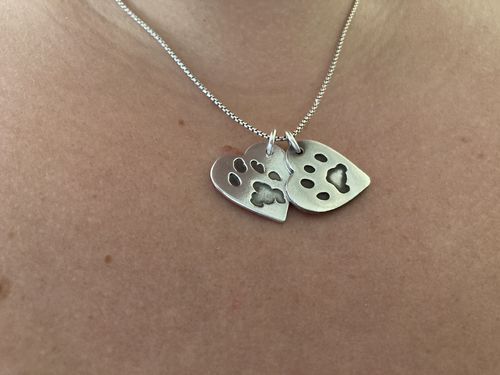 Customer photo review of Paw print pendant - individual