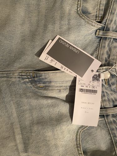 Customer photo review of Minimalistic Straight Leg Jean