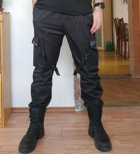 Customer photo review of TO Techwear Urban Cargo Joggers