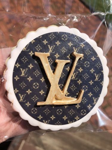 Customer photo review of 12 x 6.35 cm Round Standard Cookie Edible Icing Images