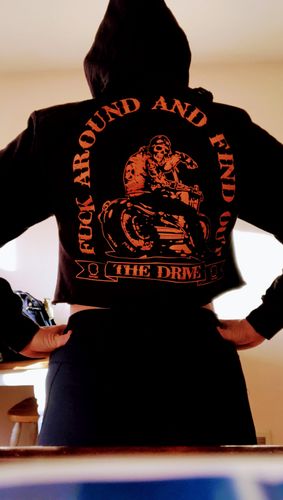 Customer photo review of #FIND OUT - Crop Hoodie - Y30