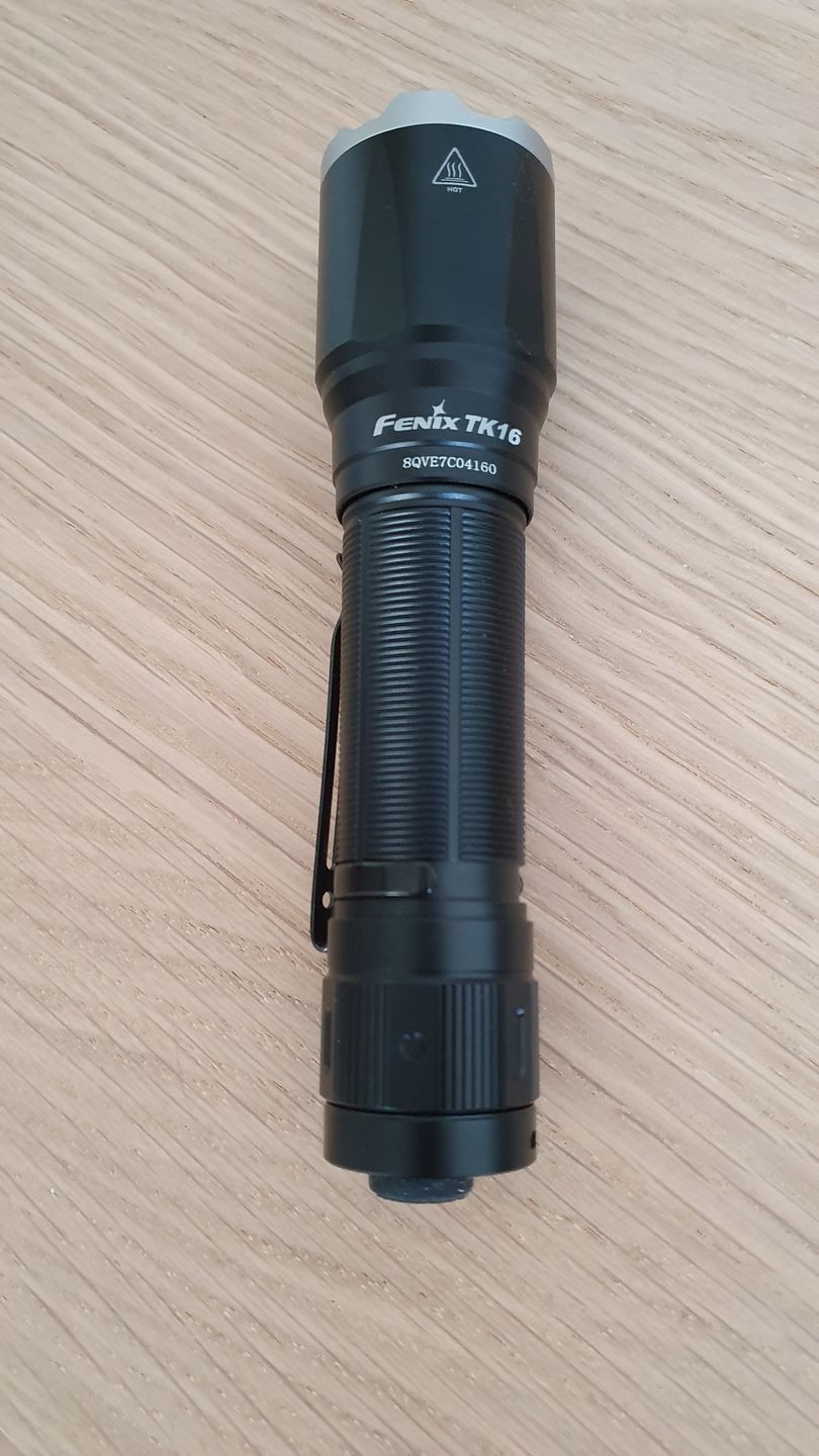 Customer photo review of Fenix TK16 V2.0 - 3100 Lumens - double commutateur arrière - pack complet