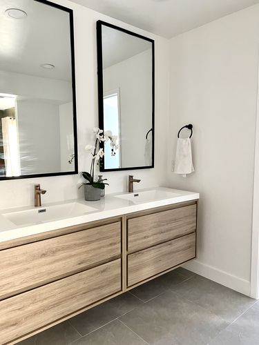 Customer photo review of Saggia Floating Vanity