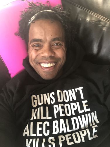 Customer photo review of Guns Don't Kill People Men's Apparel
