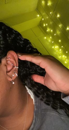 Customer photo review of Minimalist Trio Hinged Seam Ring