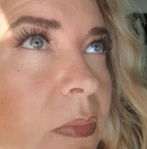 Customer photo review of Premium Magnetic Eyelash Kit by LashAura™ - (60% OFF)