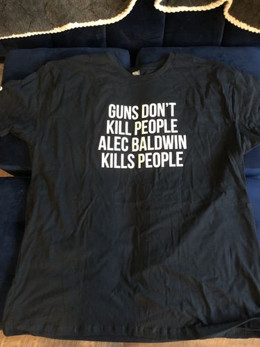 Customer photo review of Guns Don't Kill People Men's Apparel
