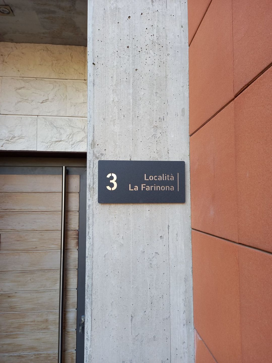 Customer photo review of Numero civico e testo modello Stencil Horizontal