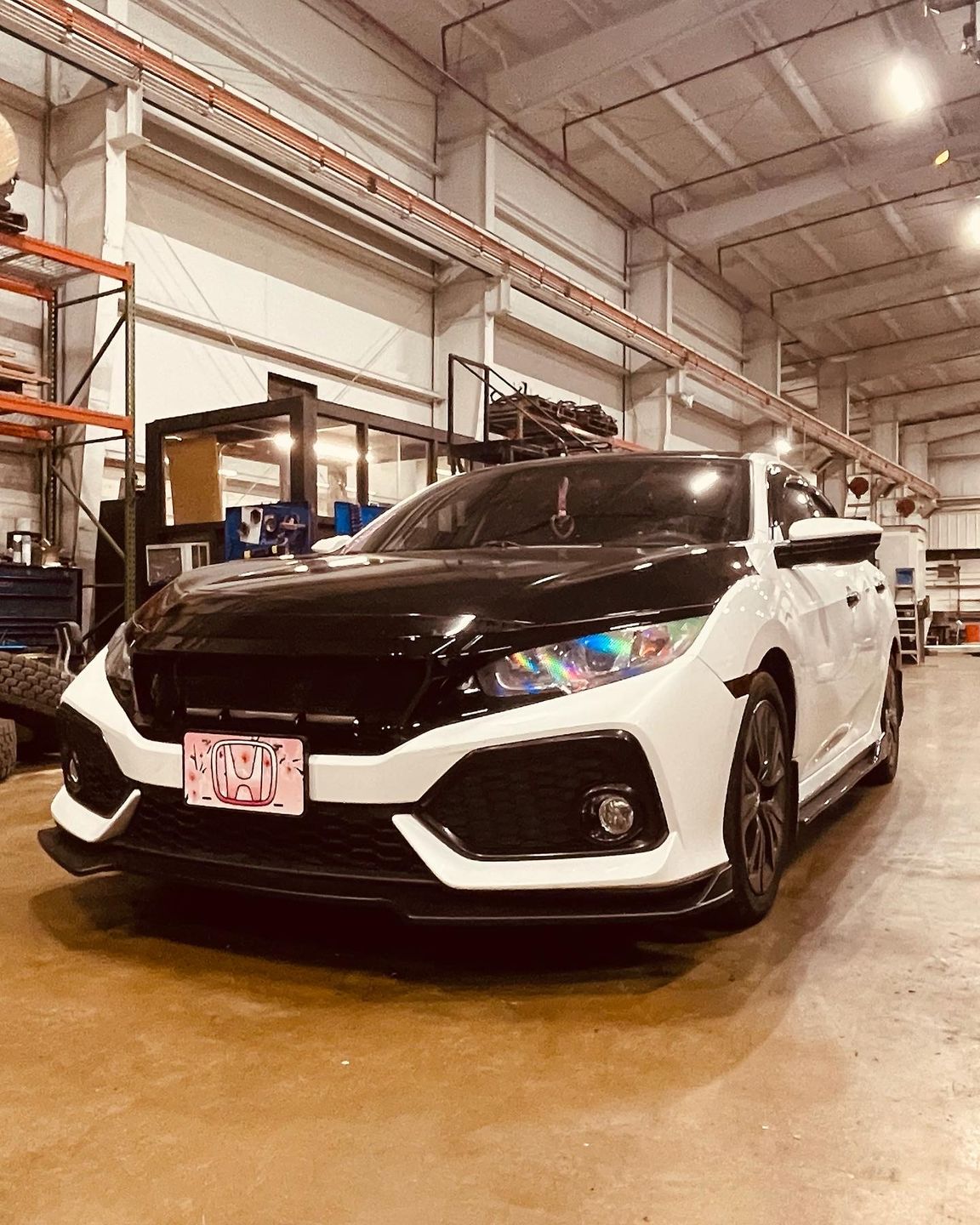 Customer photo review of Sports Grille w/ Steel Mesh - Glossy Black for 16-21 Honda Civic Sedan/Hatchback/FK8