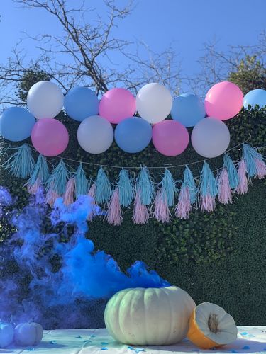 Customer photo review of Gender Reveal Smoke Bombs [Pink or Blue] Mini (30 Sec) Discreet Labels