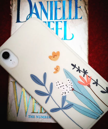 Customer photo review of Heart & Floral Electroplated iPhone Case