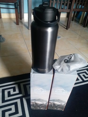 Customer photo review of 32oz Metallic Ace Bottle 950ml