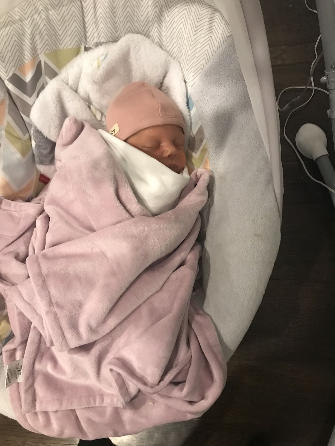 Customer photo review of BiggerBee Minky Throw Blanket Solid Ivory