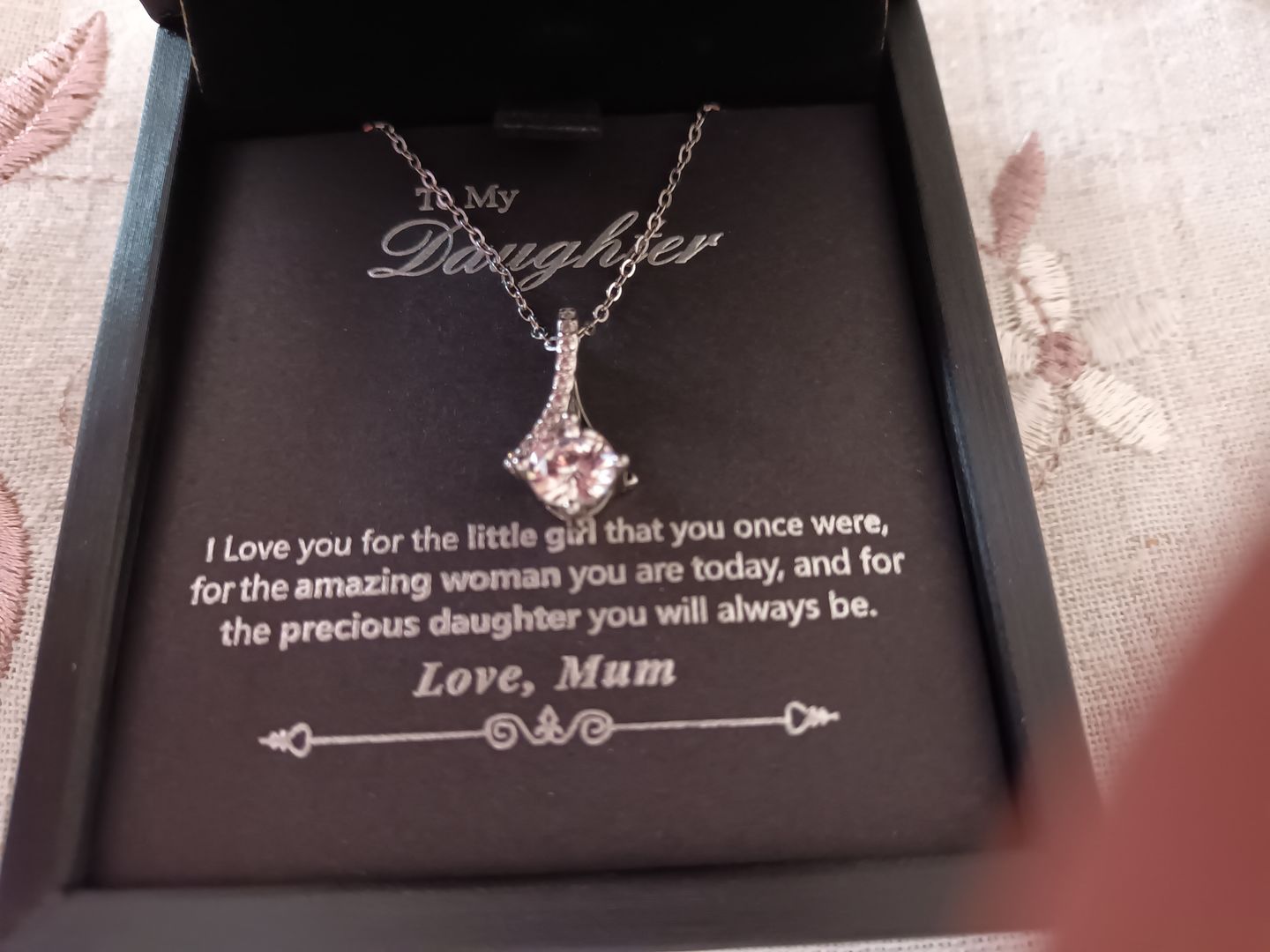 Customer photo review of "TO MY DAUGHTER, LOVE MUM" WHITE GOLD NECKLACE