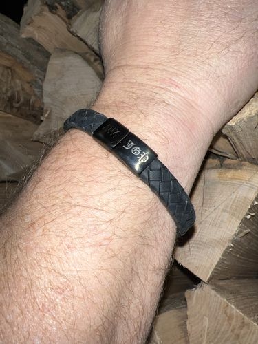 Customer photo review of 10mm Flat Leather Engravable Bracelet