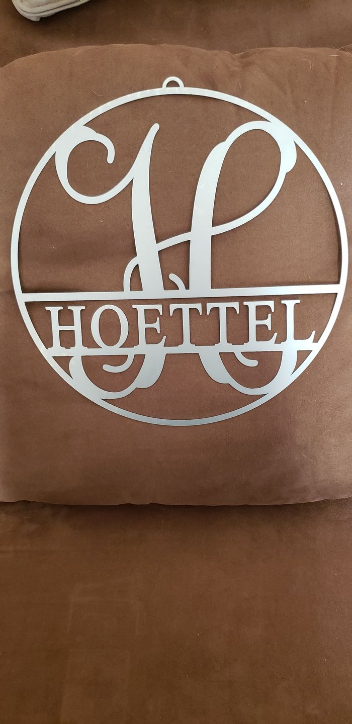 Customer photo review of 12" Circle Monogram With Name