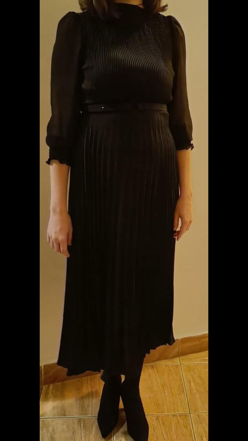 Customer photo review of Rochie Orsa neagra- cu pliuri si captuseala - curea inclusa
