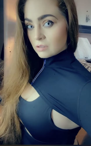 Customer photo review of MOJOSEE Pure White Ring Colored Contact Lenses