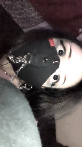 Customer photo review of MOJOSEE Pure Black Ring Colored Contact Lenses