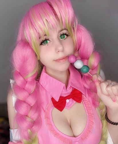Customer photo review of MOJOSEE Pure Green Ring Colored Contact Lenses