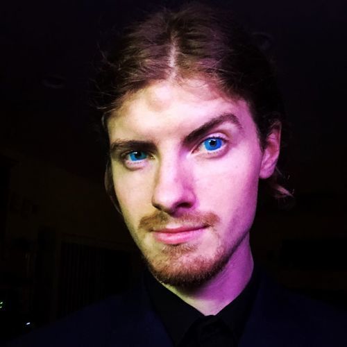 Customer photo review of MOJOSEE Pure Blue Ring Colored Contact Lenses