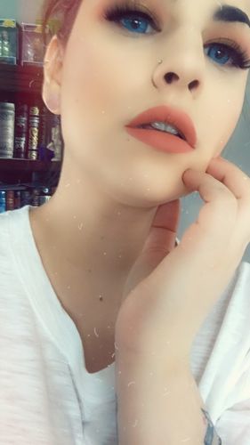 Customer photo review of MOJOSEE Vika tricolor Blue Colored Contact Lenses