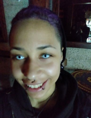 Customer photo review of MOJOSEE Pure White Ring Colored Contact Lenses