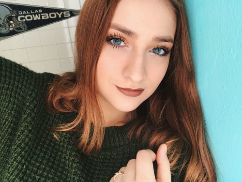Customer photo review of MOJOSEE Aurora Blue Colored Contact Lenses